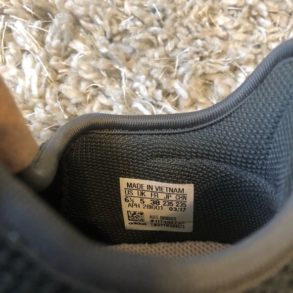 Adidas Tubular - Picture 3 of 3